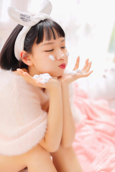 《职场妻子的出轨》